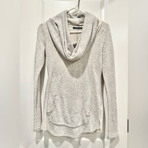 Women’s dressed up, distressed, cowl neck sweatshirt. 🩶 Worn 1x. Size small.